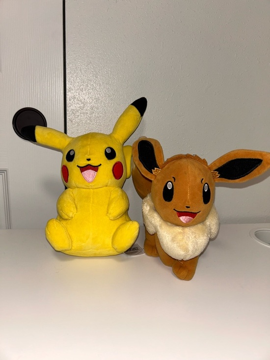 Pokemon Other - Pokemon Pikachu Yellow & Eevee Brown Plush Set